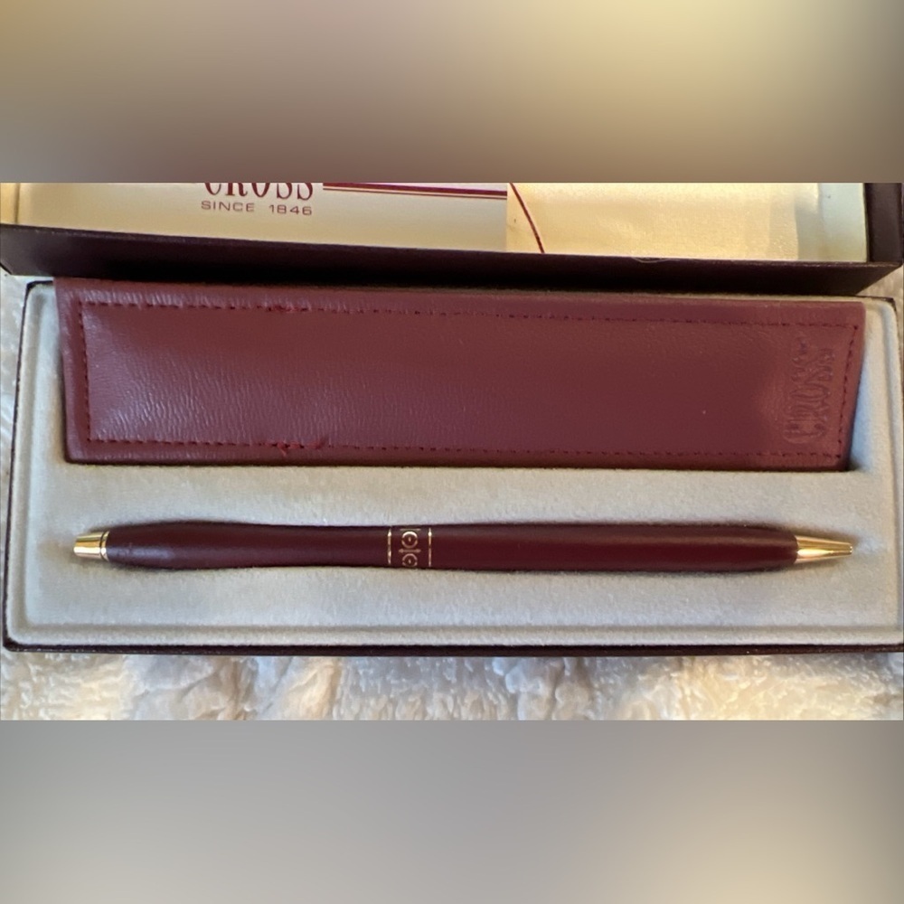 VINTAGE CROSS LADYS PEN- LEATHER CASE - BEATIFULL CONDITION & COLOR- 80s IN BOX - Picture 2 of 7
